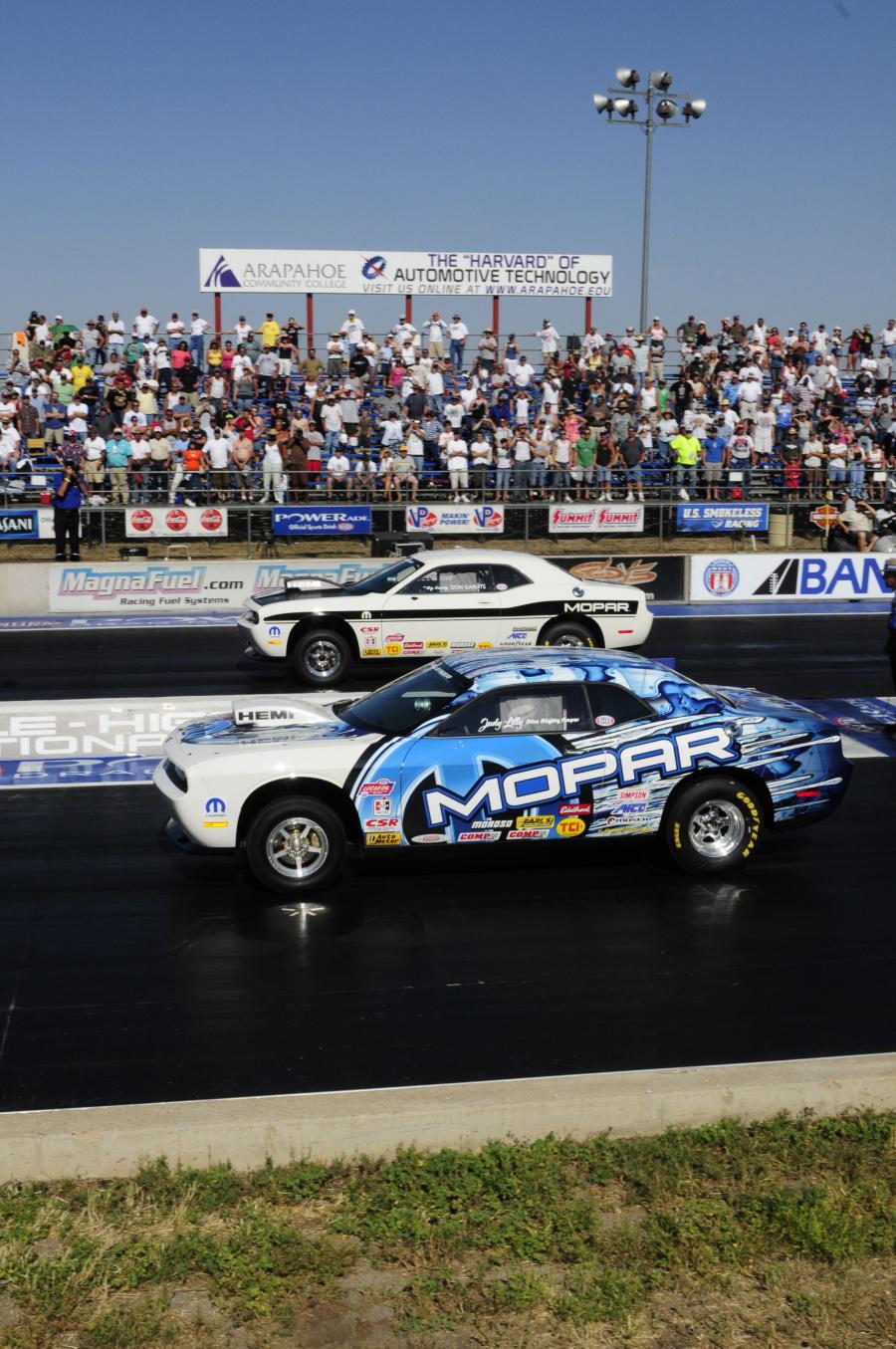  Dodge Challenger Drag Race Package by Mopar 2009 года  (фото 3 из 10)